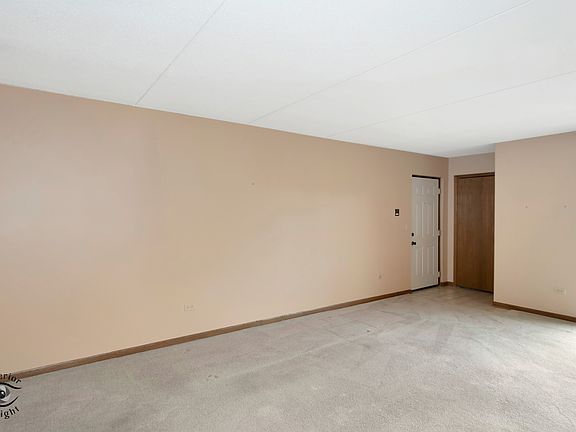 4th image of 17940 Royal Oak Ct APT 2W