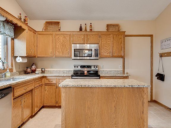 4th image of 7407 Jocelyn Ave S