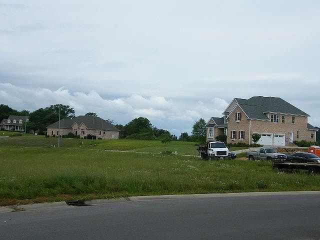 2nd image of 25 Dinah Dr #25