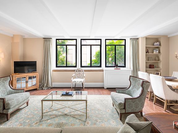 2nd image of 11 W 67th St #300