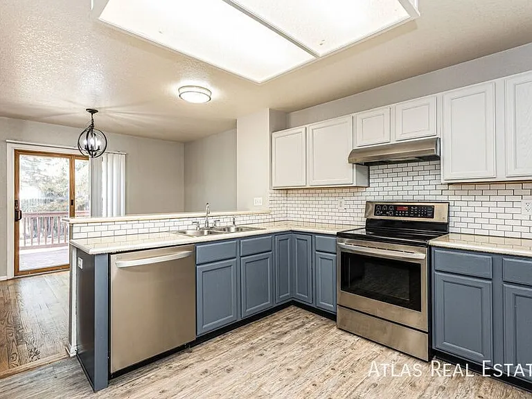 5045 Sweetgrass Ln — Photo 4