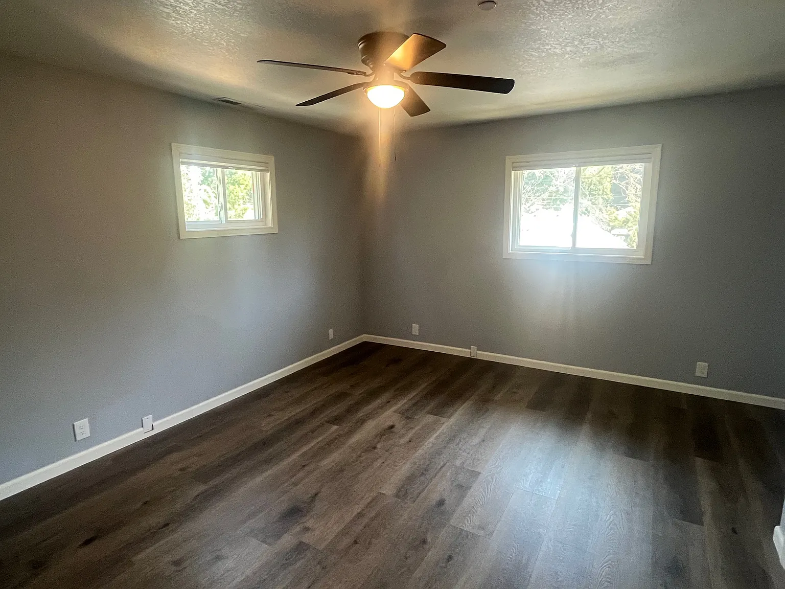 12 bed, 3596 sqft, $925 — Photo 2