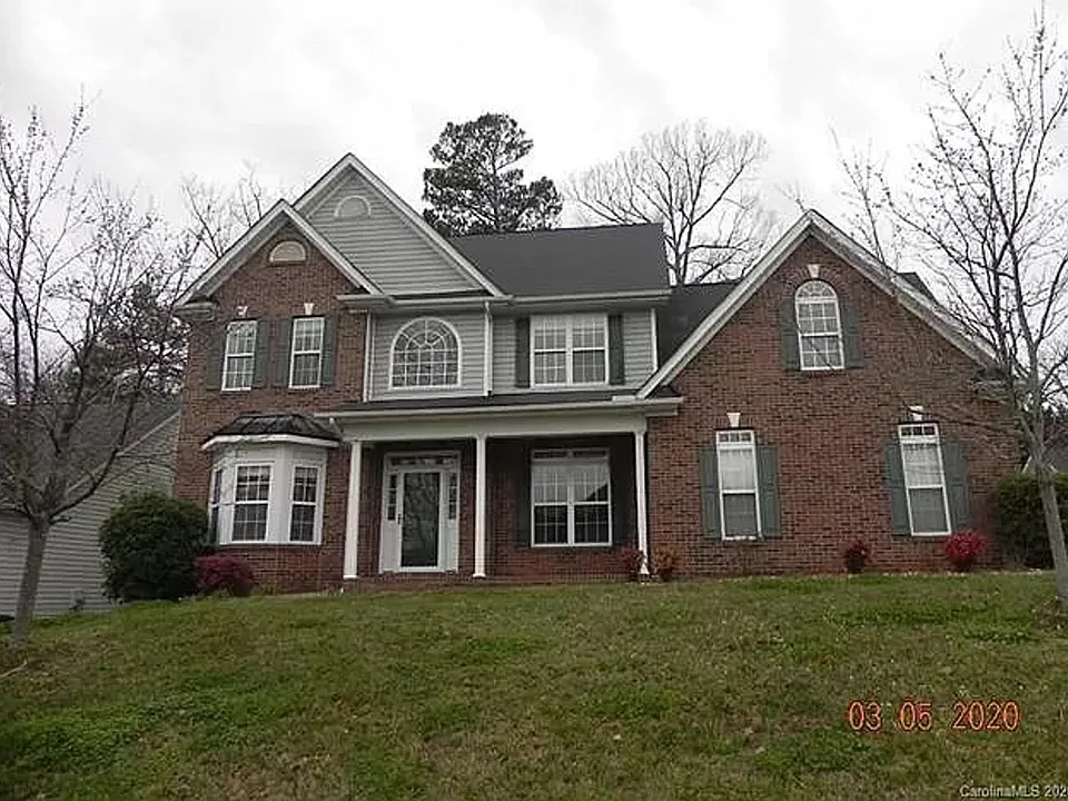 12129 Hampton Place Dr