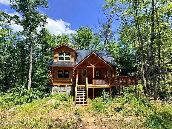 2nd image of 3103 Clearview Cir
