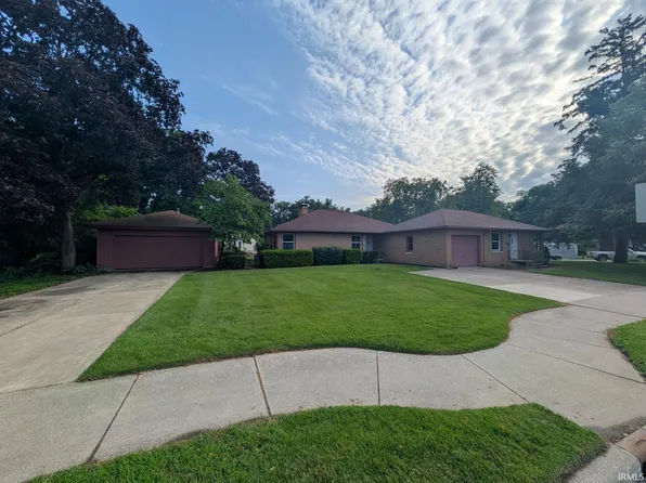 412 W Beardsley Ave, Elkhart, IN 46514