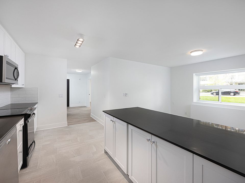 1st image of 67 Parkwoods Village Dr #211