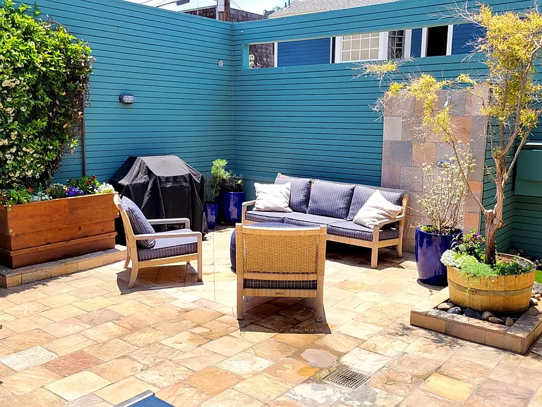 2525 Ocean Front — Photo 17