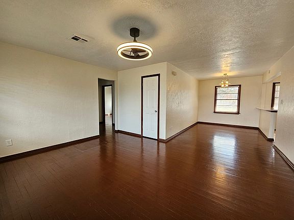 3rd image of 500 Fleetwood Dr