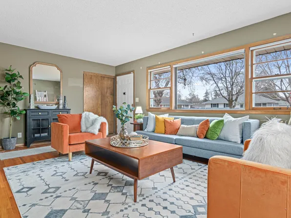 6419 Indiana Ave N, Brooklyn Center, MN 55429