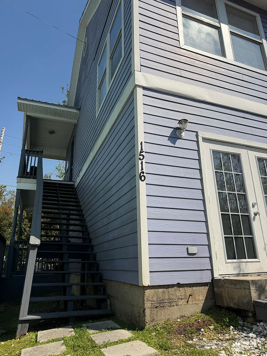 Building Photo - 1516 S Adams St #2