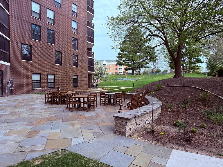 6615 Lake Shore Dr S #415 — Photo 2