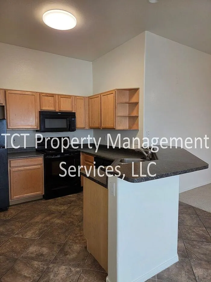 3 bed, 2.0 bath, 1423 sqft, $1,750 — Photo 4