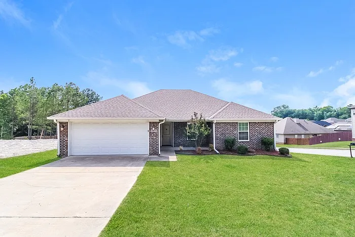 5813 Heritage Heights Dr