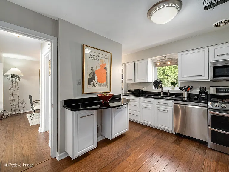 1222 W Lill Ave — Photo 5