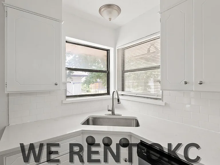 1625 SW 67th St — Photo 16
