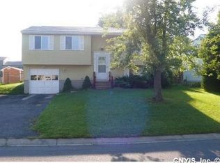 8208 Lucchesi Dr, Clay, NY 13041