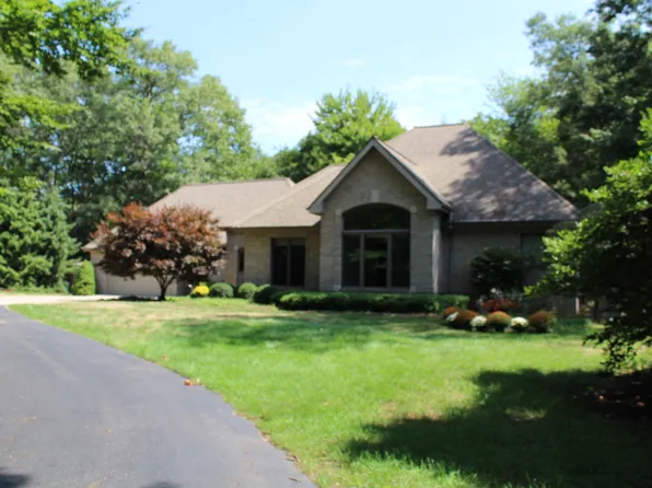3826 Harbor Point Dr, Muskegon, MI 49441