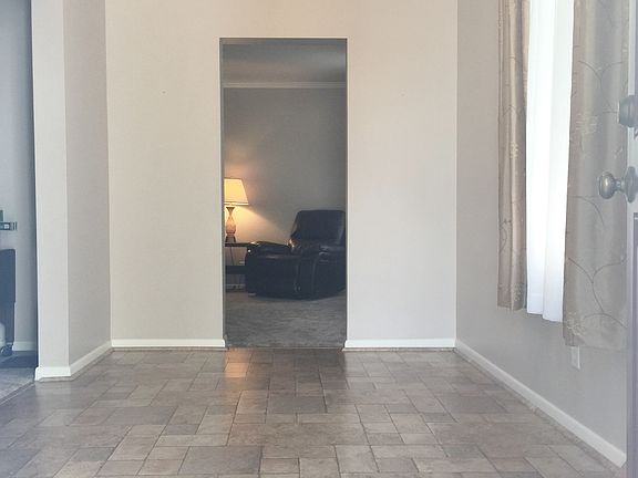 4th image of 810 Forest Rose Ave