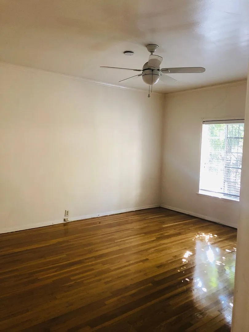 Lindbrook Apartments — Photo 4