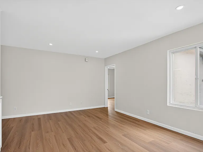 Casa Grande Apartments — Photo 27