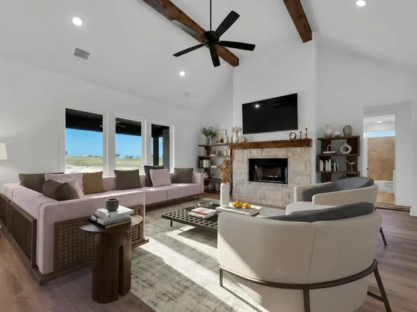 270 Marie Ln, Waxahachie, TX 75167