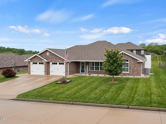 2nd image of 814 Jace Dale Ct