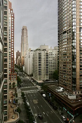 Rented by Luxus Manhattan Realty | media 8