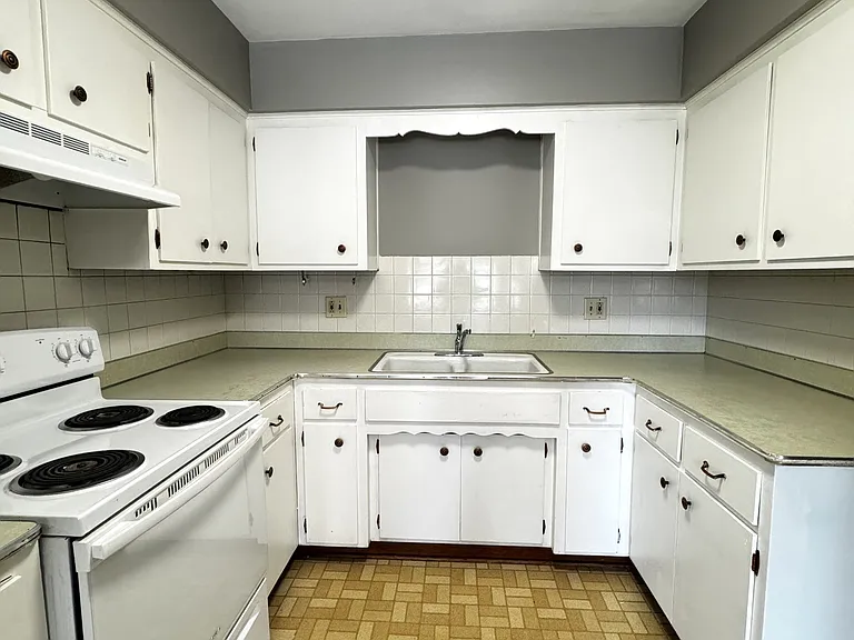 2424 Holmes St #2 — Photo 5