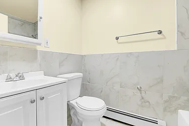 Rented by R New York