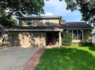 809 W 13th St, Mccook, NE 69001