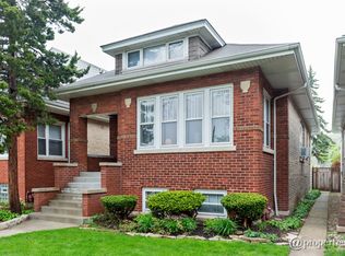 4042 W Argyle St, Chicago, IL 60630