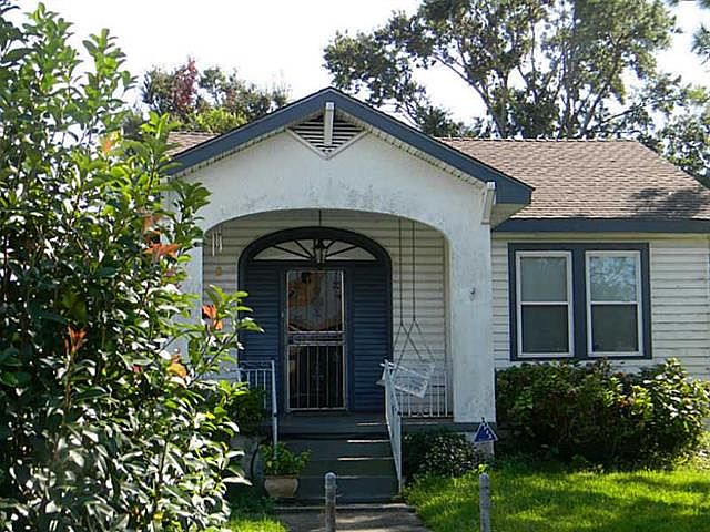 1st image of 818 Wiedman St