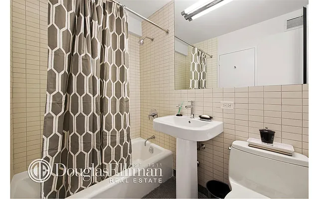 Rented by Douglas Elliman | media 8