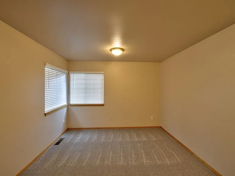1133 NE Hidden Valley Dr #A-D — Photo 10