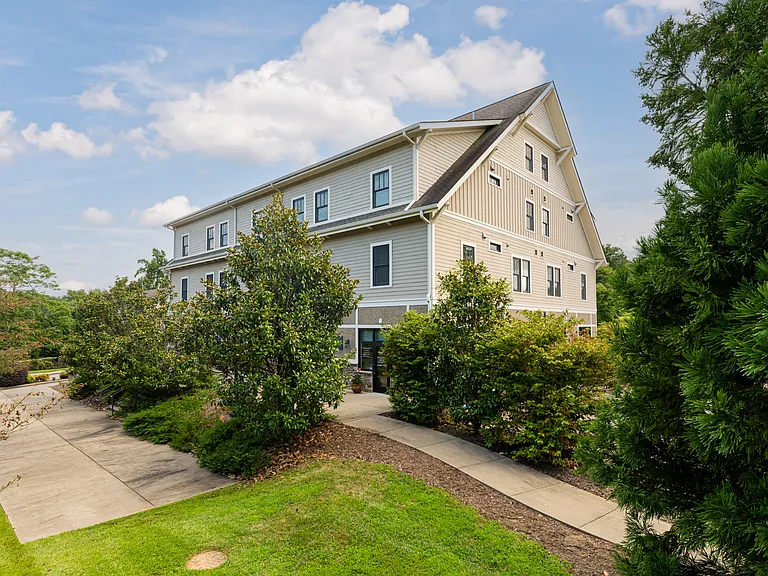 2 Monticello Village Dr #302 — Photo 35