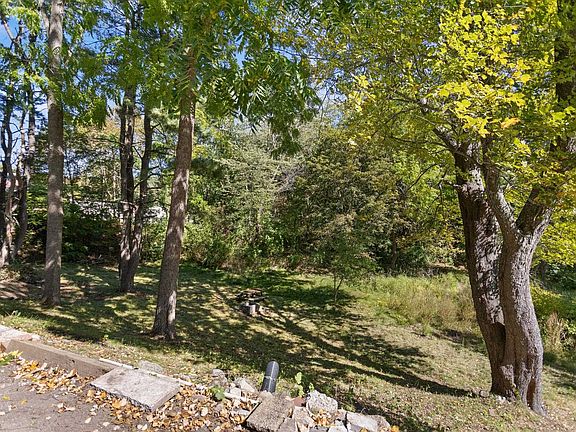 4th image of 755 Mammoth Road