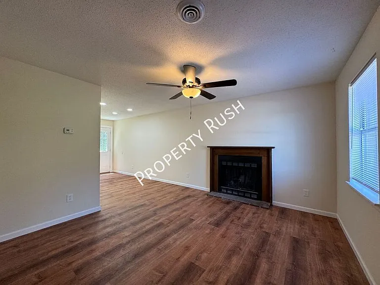 1511 Rustic Dr NW #1511 — Photo 4