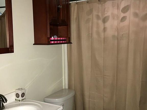 4th image of 3505 Spruce Ln