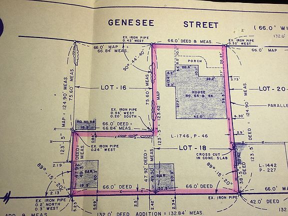 Huge lot w/ 2 garages