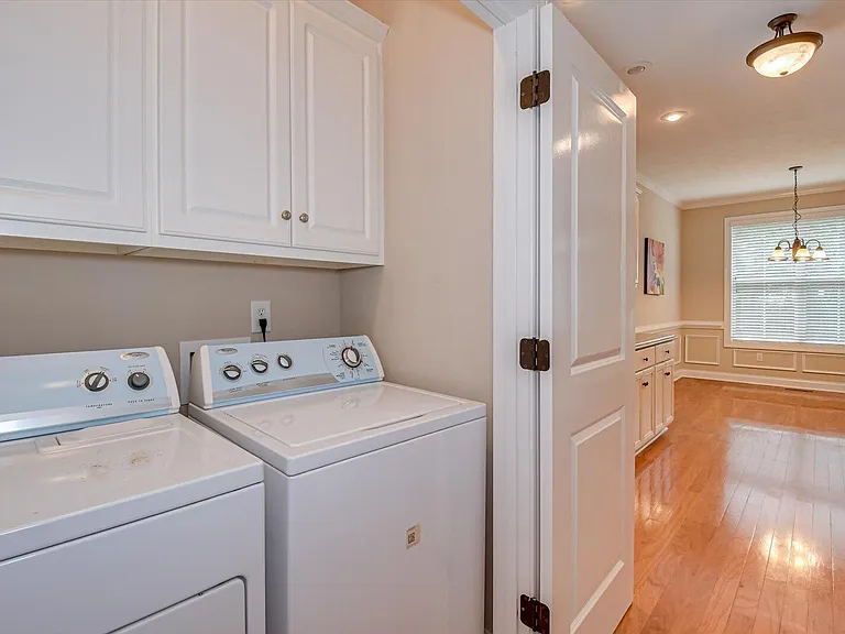 2520 Grier Cir — Photo 17