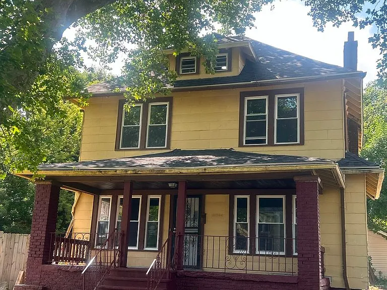 11704 Thornwood Ave — Photo 1