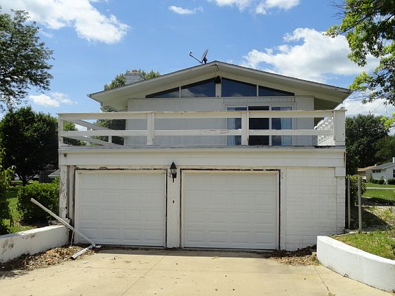 3rd image of 1439 E 3rd Ave