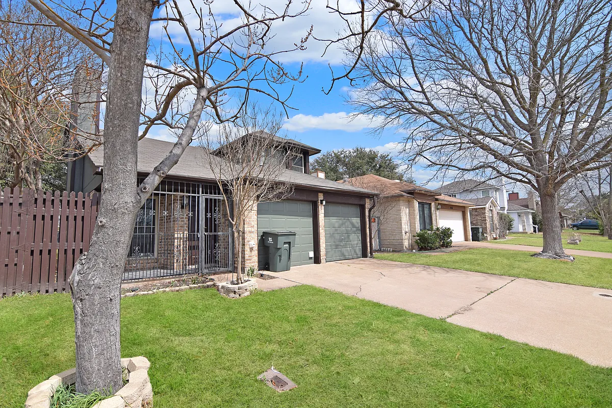 Building Photo - 2518 Skyline Dr
