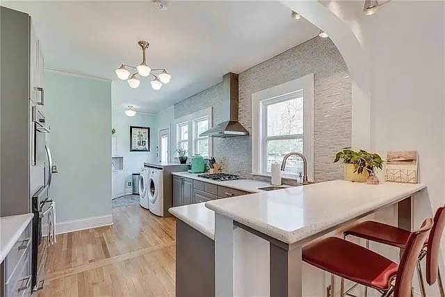 3353 Myrtle St — Photo 6