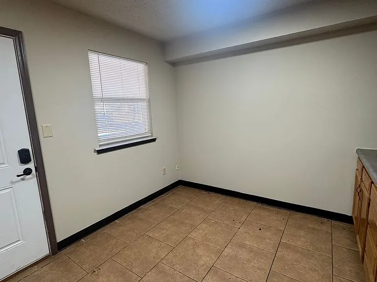 4521-4533 W Bellview Dr — Photo 8