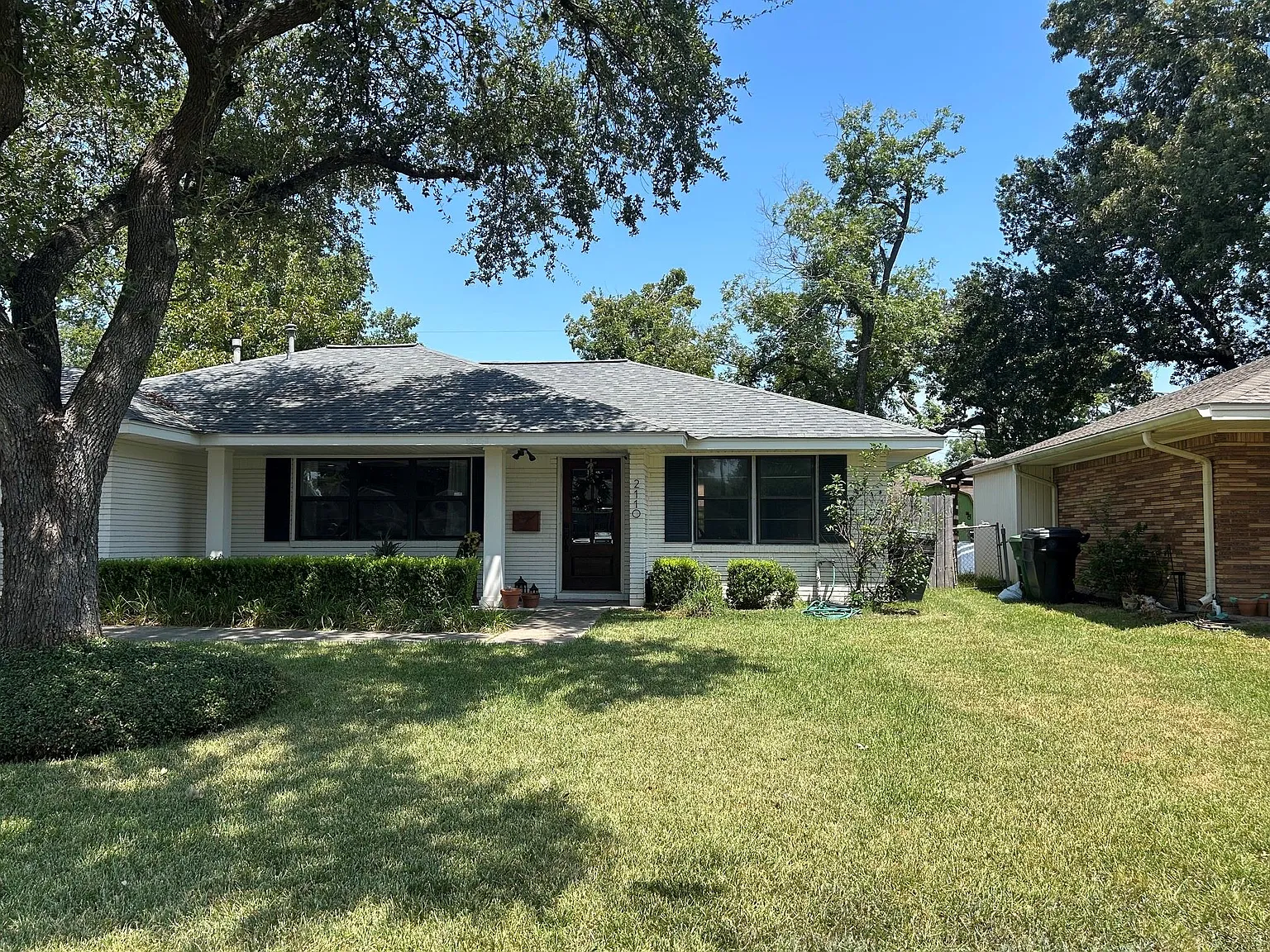 3 bed, 2.0 bath, 1452 sqft, $2,895 — Photo 1