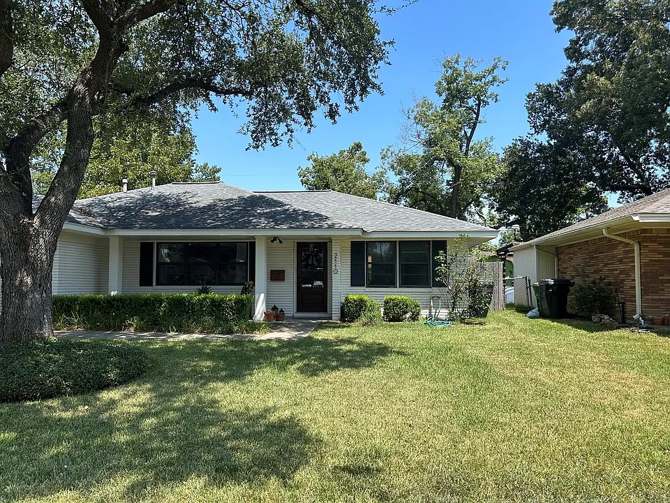 2110 Hewitt Dr