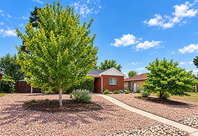 4 bed, 2.0 bath, 1494 sqft, $2,595 — Photo 2