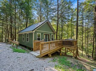 18 High Falls Creek Dr, Campton, KY 41301