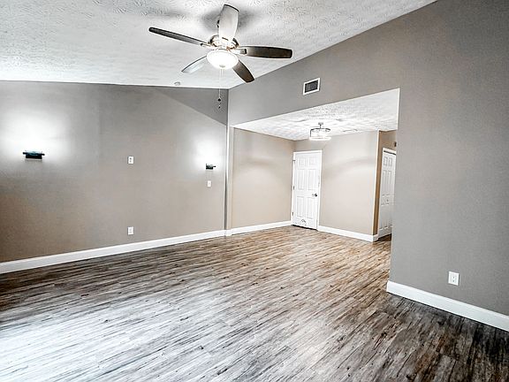4th image of 233 Goshen Ln